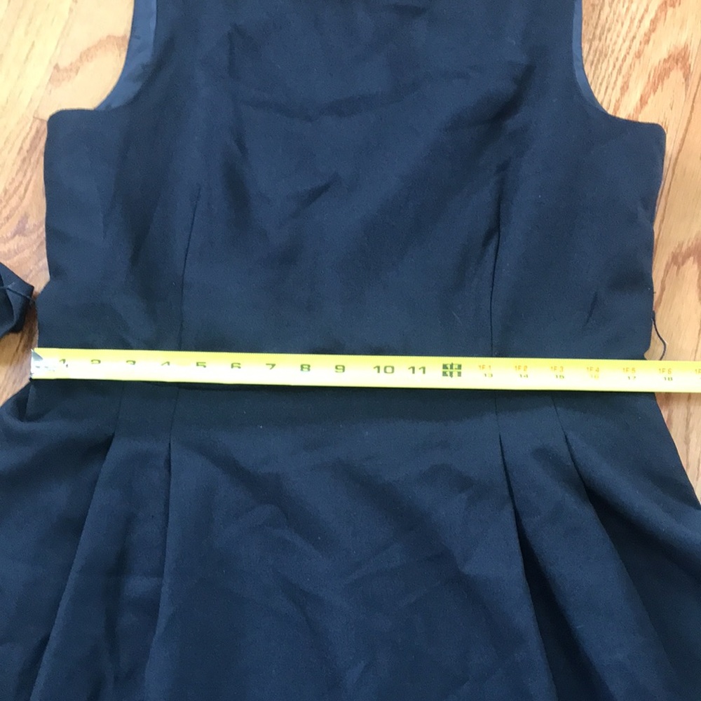 ~BLACK SLEEVELESS DRESS W LACE DETAIL AND SASH~. - Picture 7 of 12